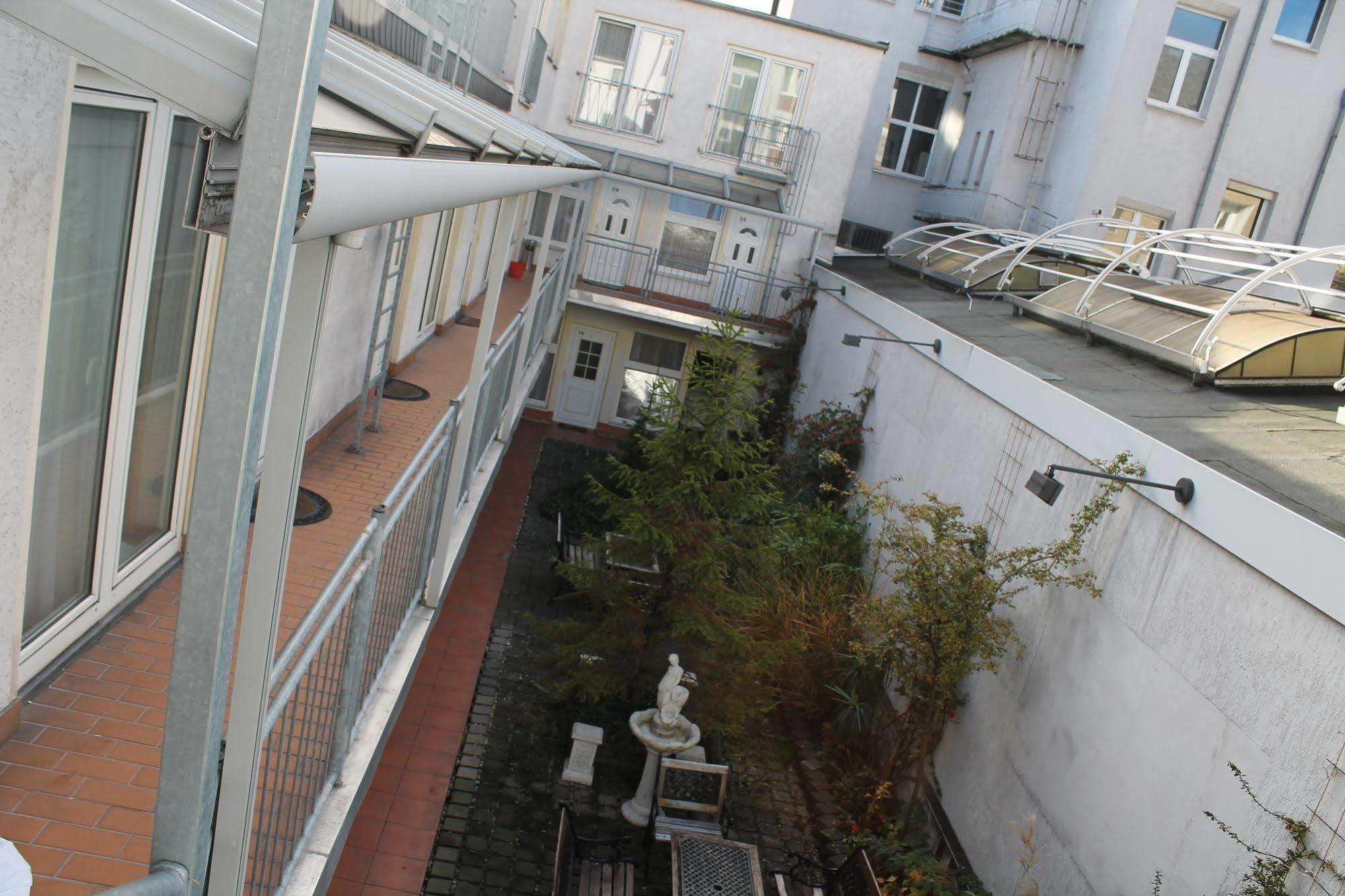 City Lounge Hotel Dusseldorf Exterior photo