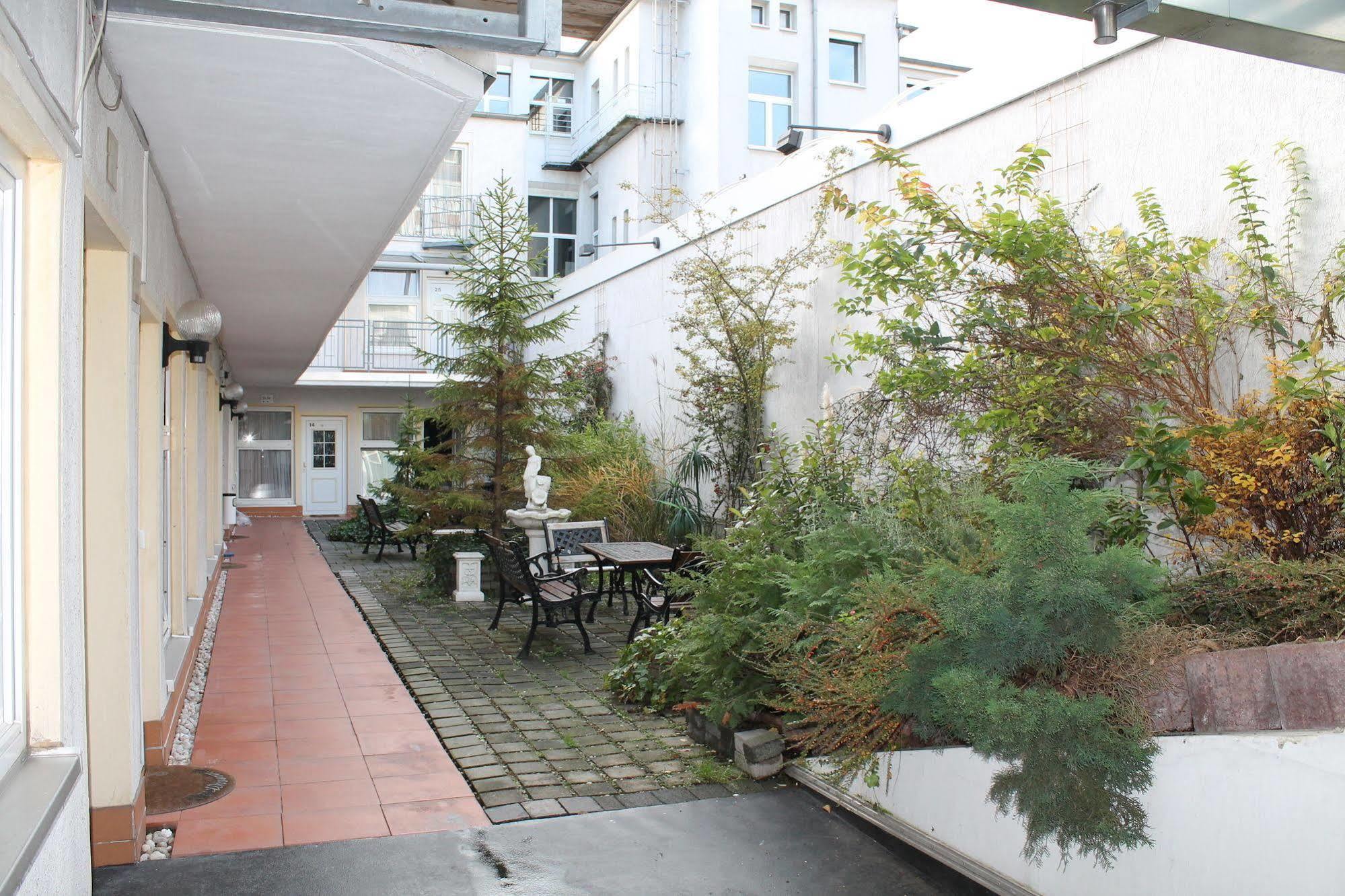 City Lounge Hotel Dusseldorf Exterior photo